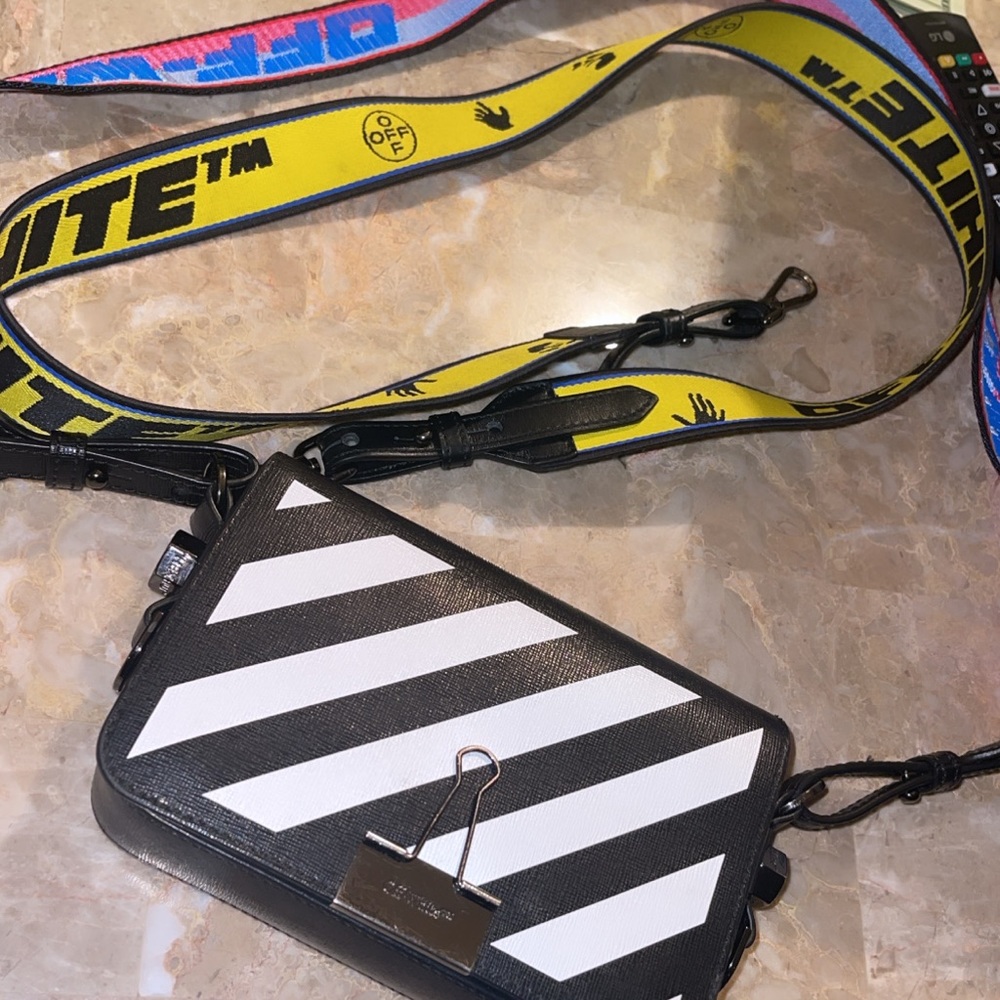 Extra strap comes with purse